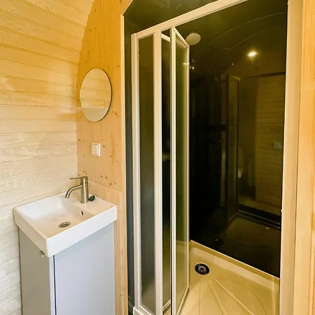 Hébergement de vacances Feel Grounded In Igloo House With Pool And Gym Nossentiner Huette